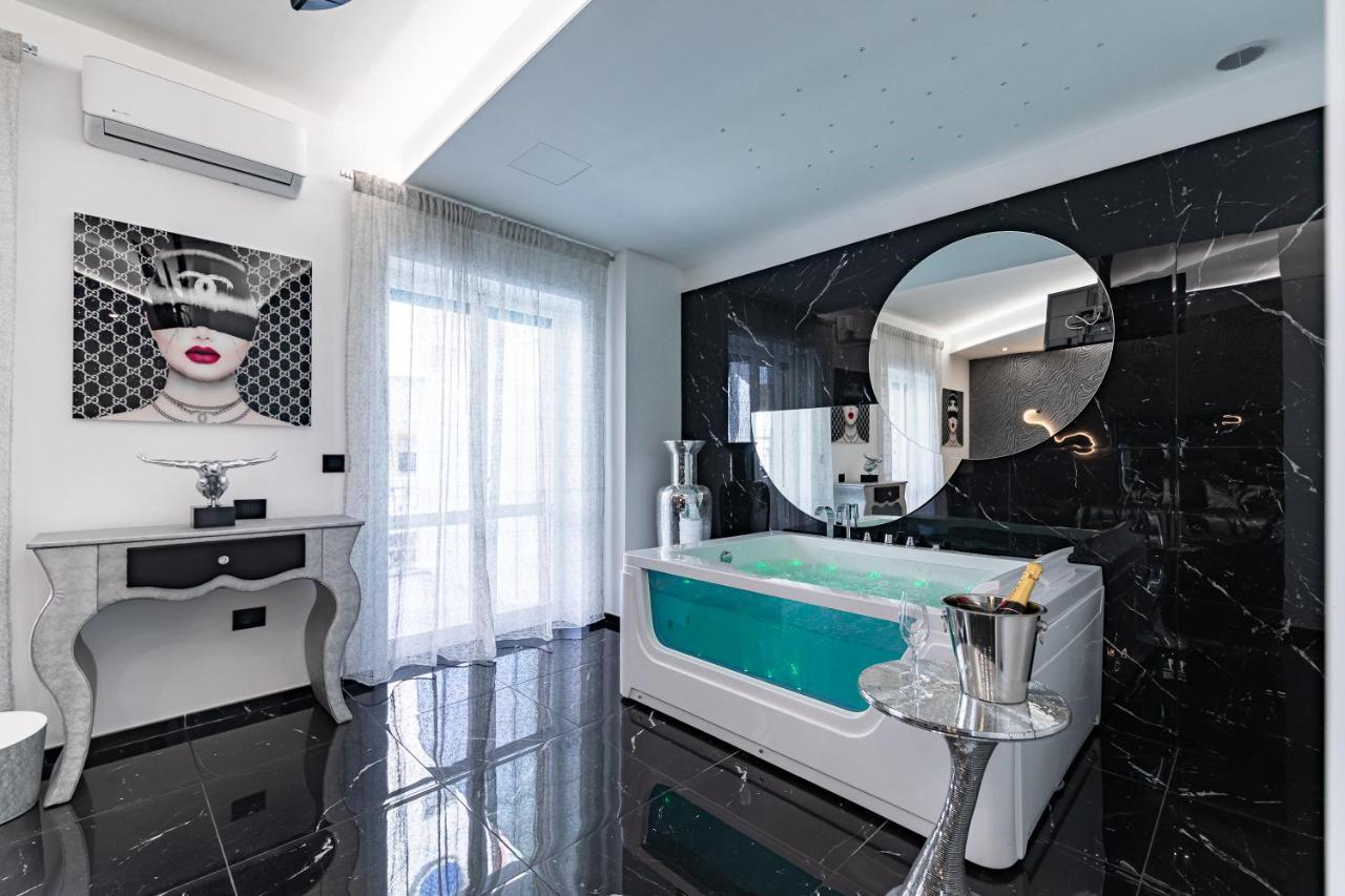 King Room Spa Bath