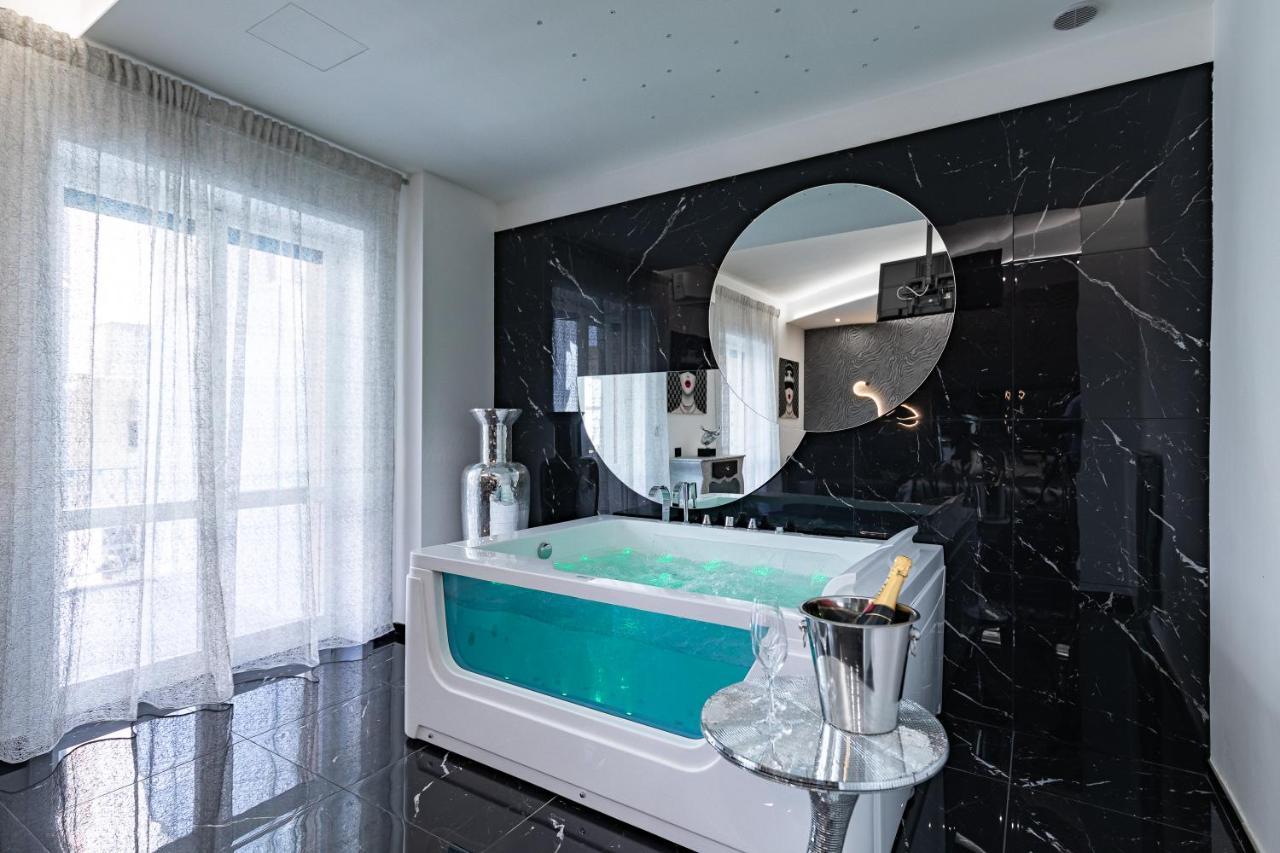 King Room Spa Bath