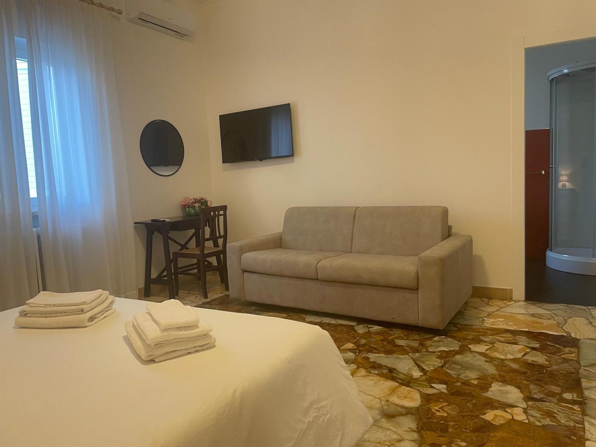 Standard Double Suite
