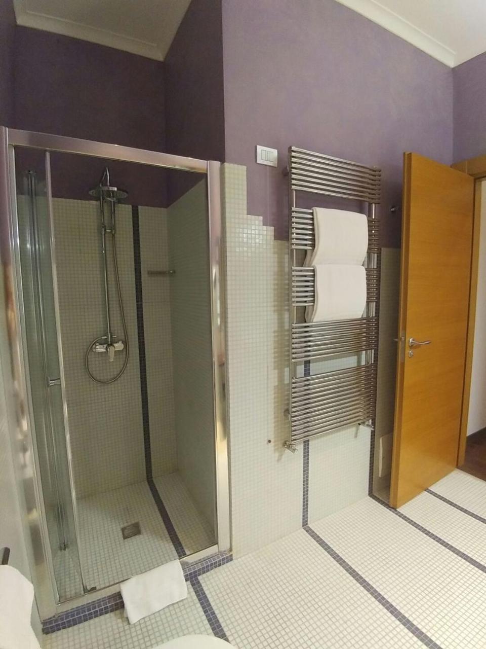 Standard Double or Twin Room,933354178:JPEG