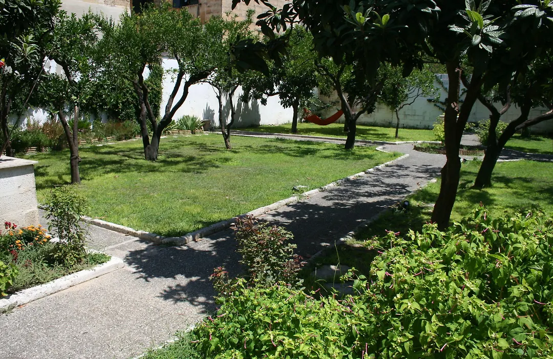 Urban Oasis Hostel-1