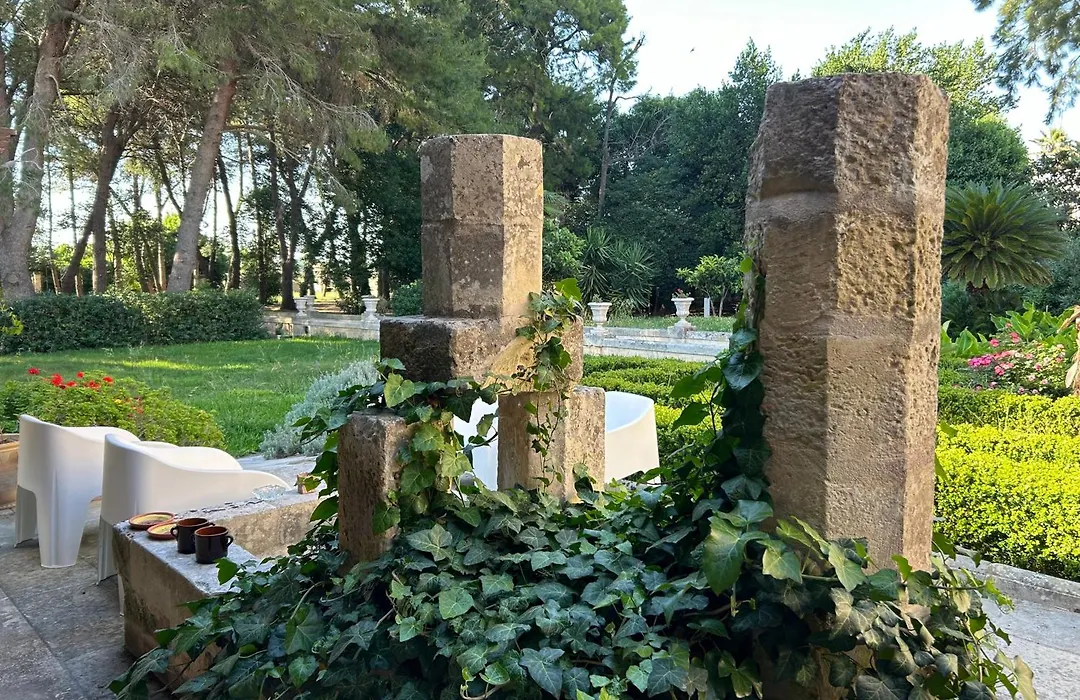 Palazzo de Carlo e il parco dei 7 pozzi-1