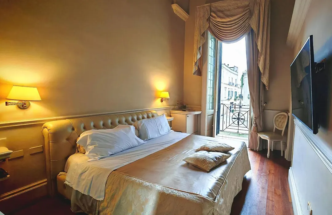 Suite Hotel Santa Chiara-1