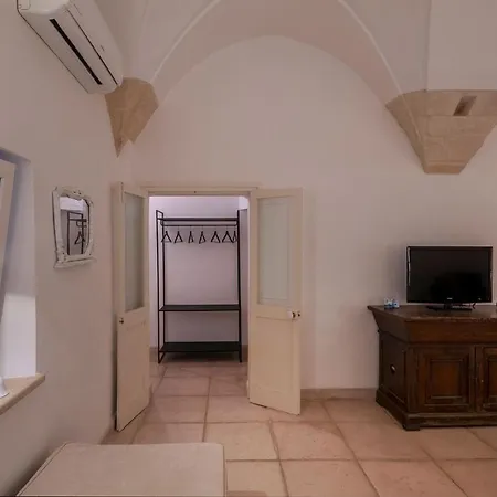 B&B Corte Dei Romiti - Lecce Selection-3