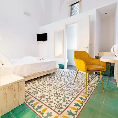 Damasa Rooms-2