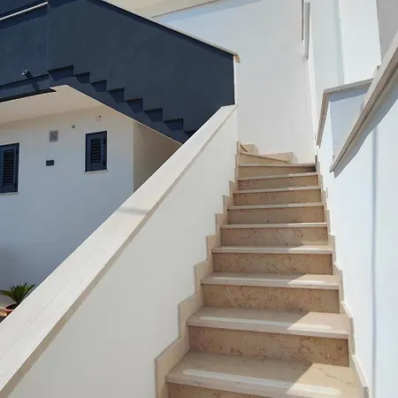 Helianthus Rooms-3