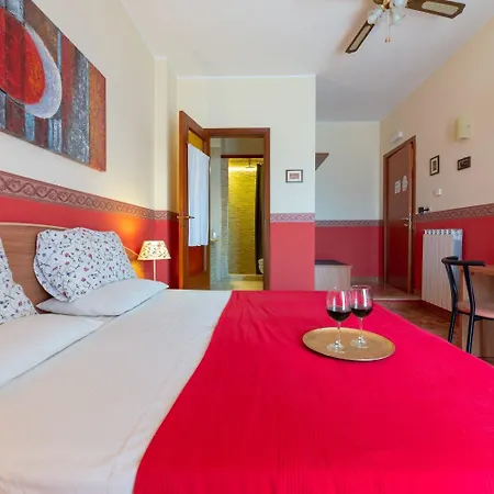 Aurora Rooms-2