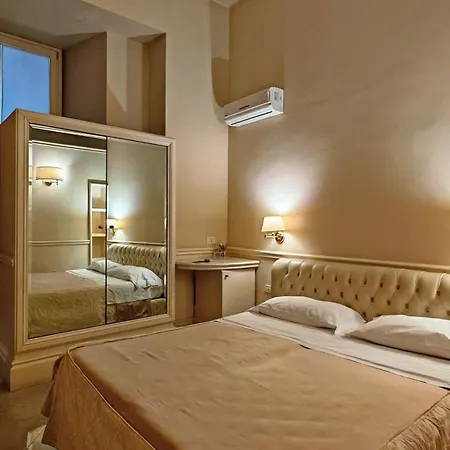 Suite Hotel Santa Chiara-3
